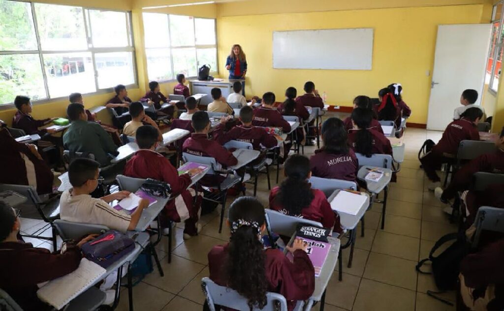 autoridades preparan calendario escolar en Morelia- aulas