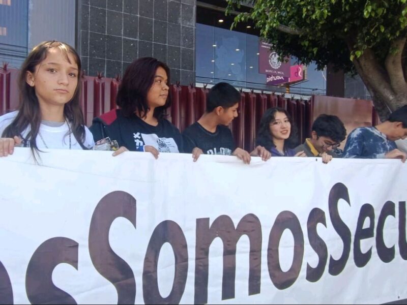 comunidad escolar protesta por Secundaria Popular