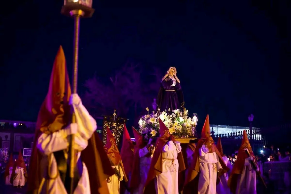 conoce la emblemática Procesion del Silencio de Morelia