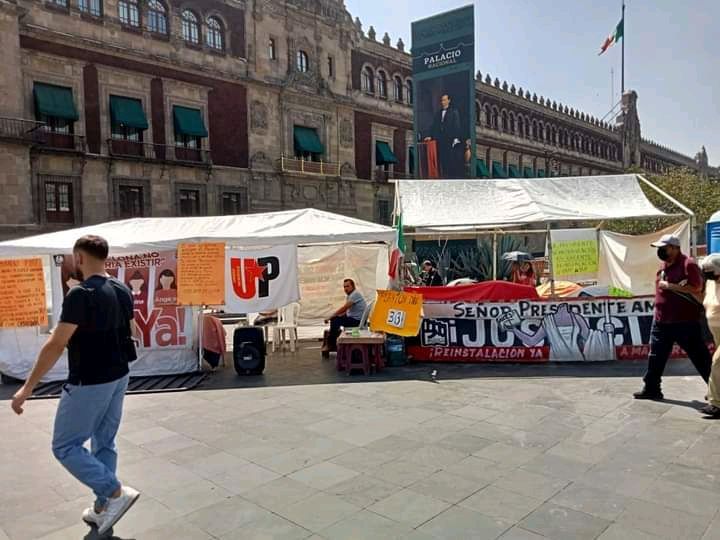 docentes de la CNTE exigen reistalación de maestros cesados