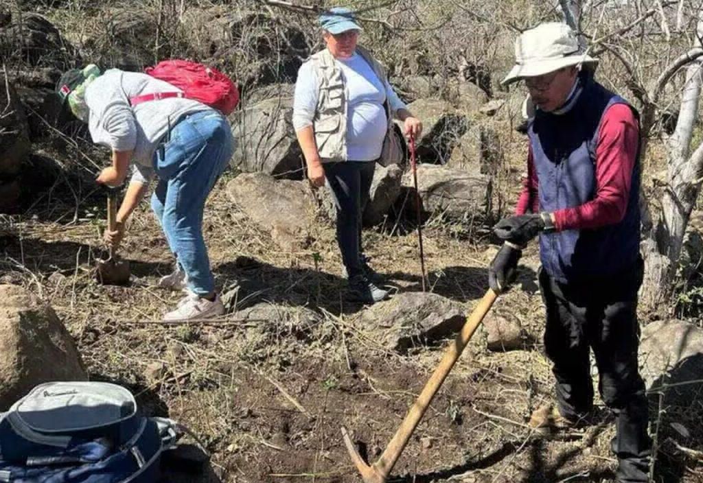 Encuentran madres buscadoras fosas calndestinas en Zamora