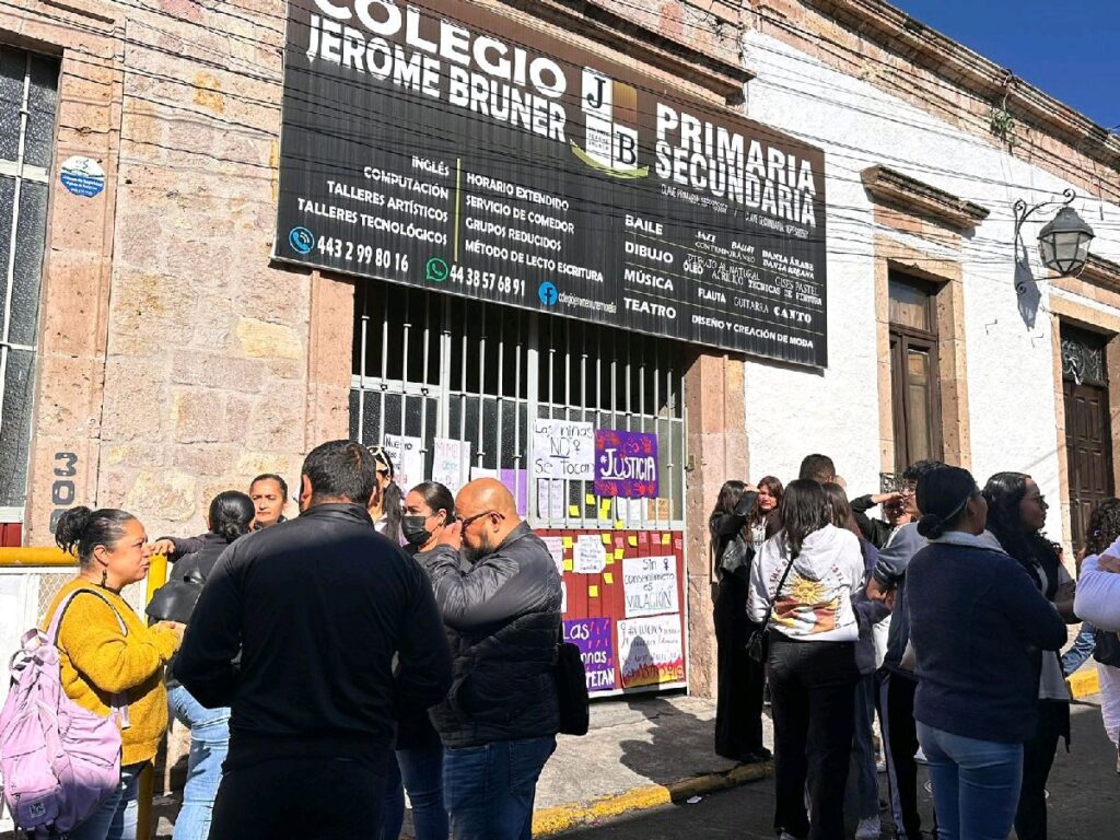 exigen justicia a la denuncia de acoso escolar por parte de docente