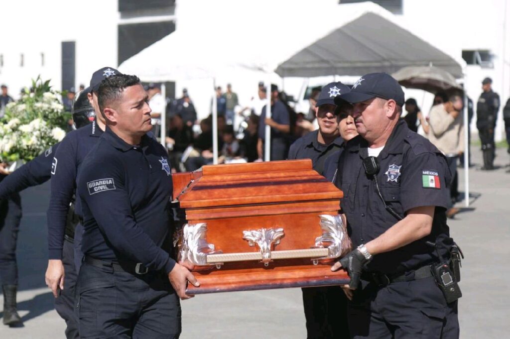 Homenaje a Guardia Civil de Michoacán traslado