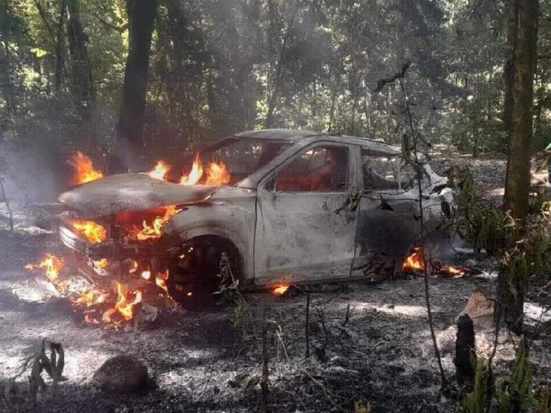 incendio vehicular en carretera a Zitácuaro