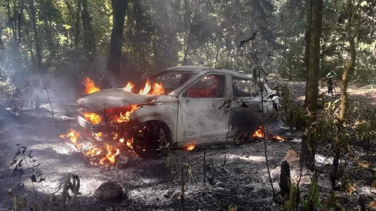 incendio vehicular en carretera a Zitácuaro