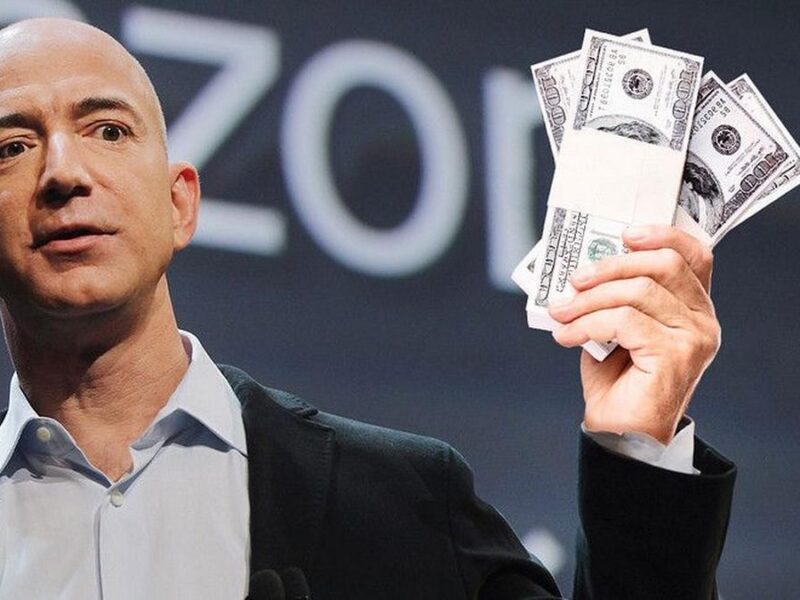 Jeff Bezos reclama título como el hombre más rico