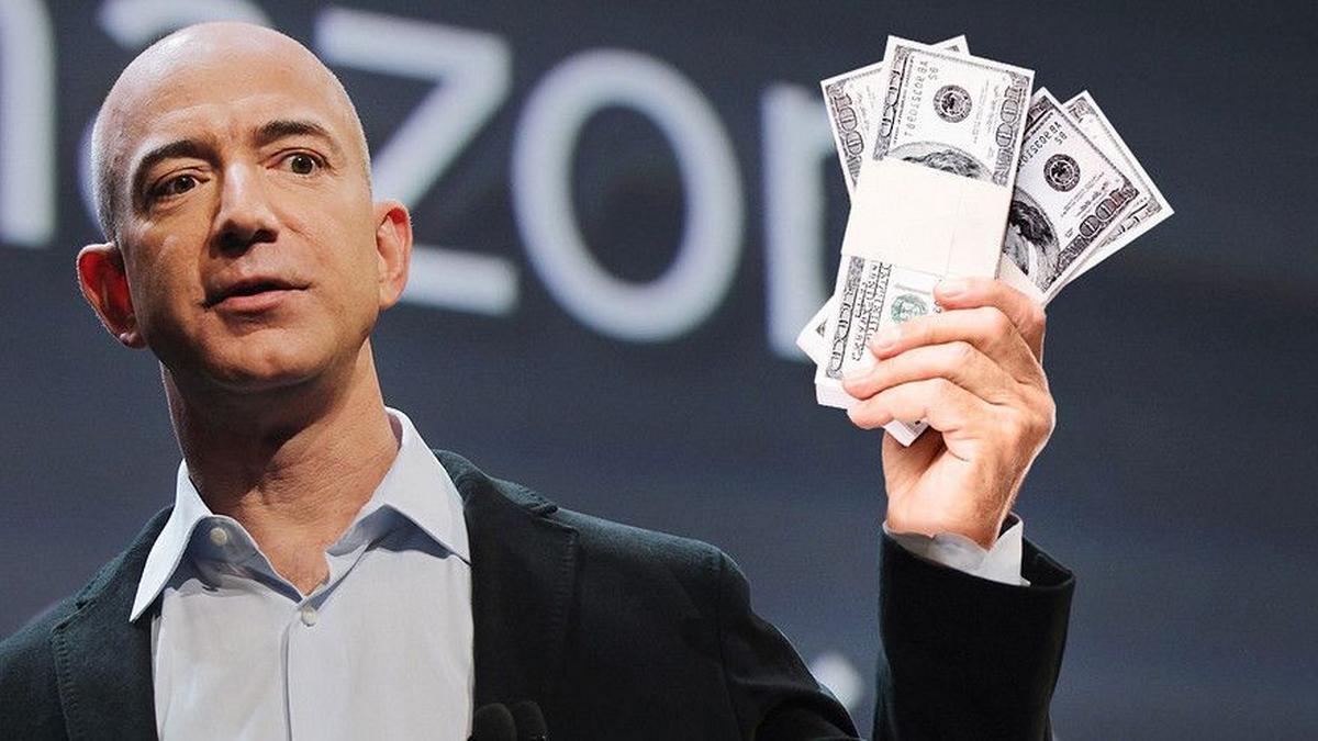 Jeff Bezos reclama título como el hombre más rico