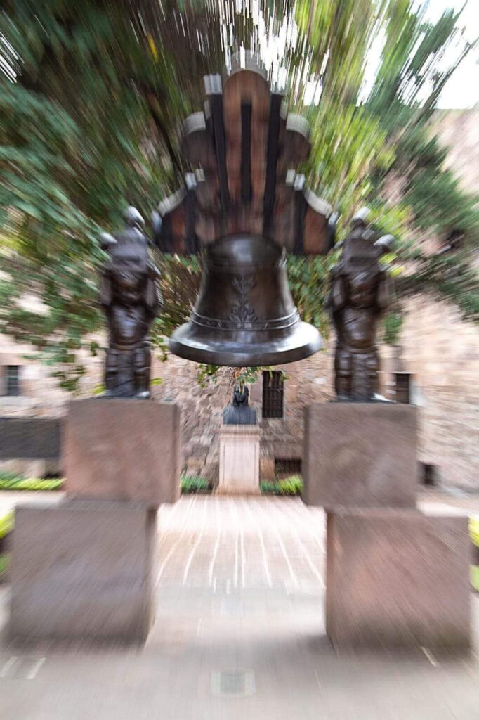 la réplica de la campana de la Independencia en Morelia - campana