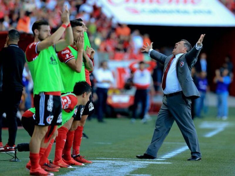 Miguel Herrera con Xolos alarga su mala racha de 15 partidos sin ganar