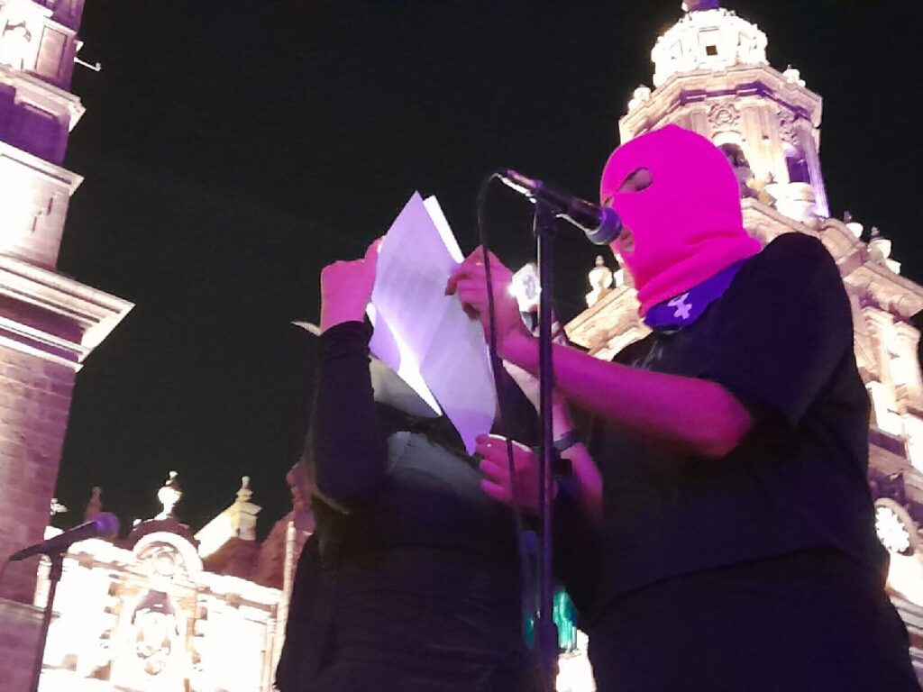 piden atención a gupos feministas que desean relevo en Seimujer