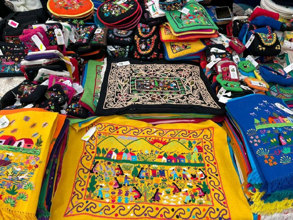 rebozos michoacanos tianguis artesanal uruapan 4