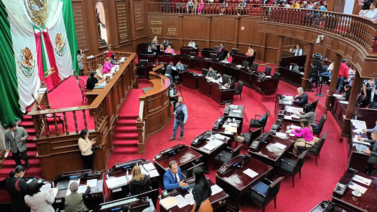 Reelección de diputados en el Congreso del Estado