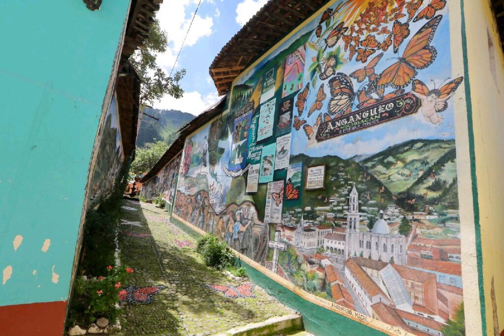 Semana Santa Mágica en Angangueo - murales