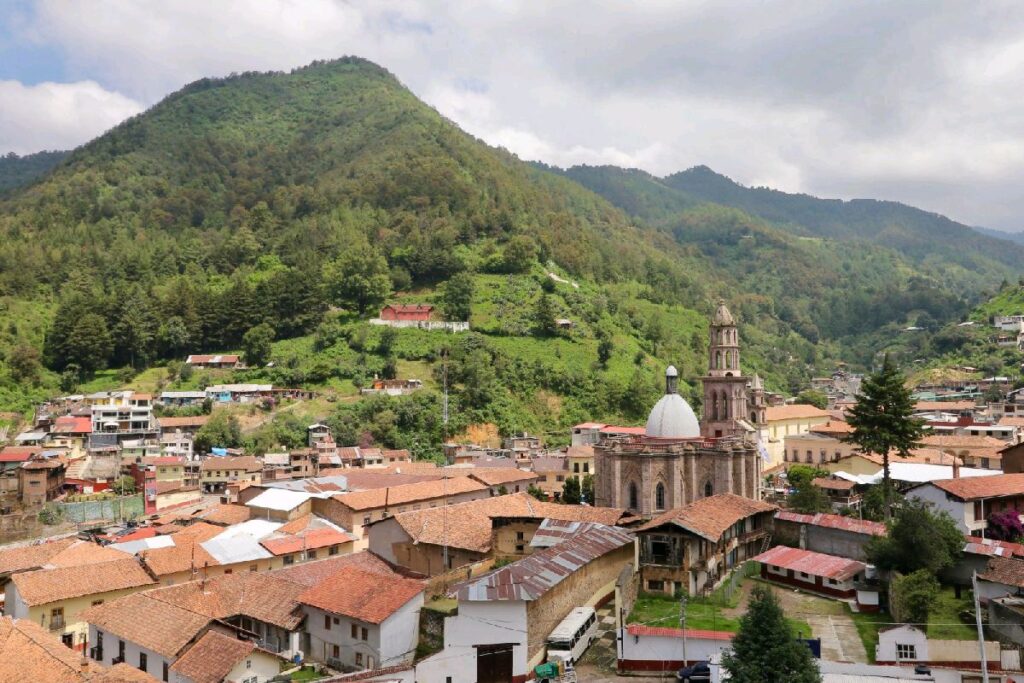 Semana Santa Mágica en Angangueo - paisaje