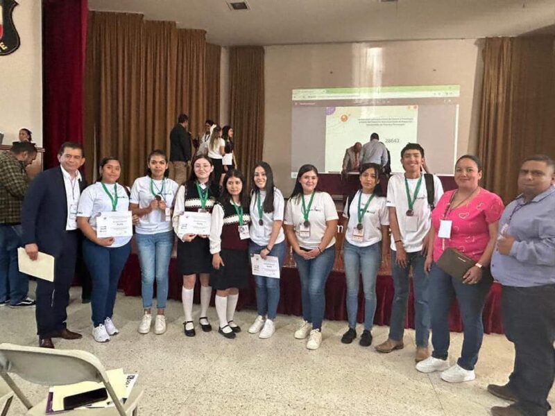 triunfo estudiantes de cecytem infomatrix