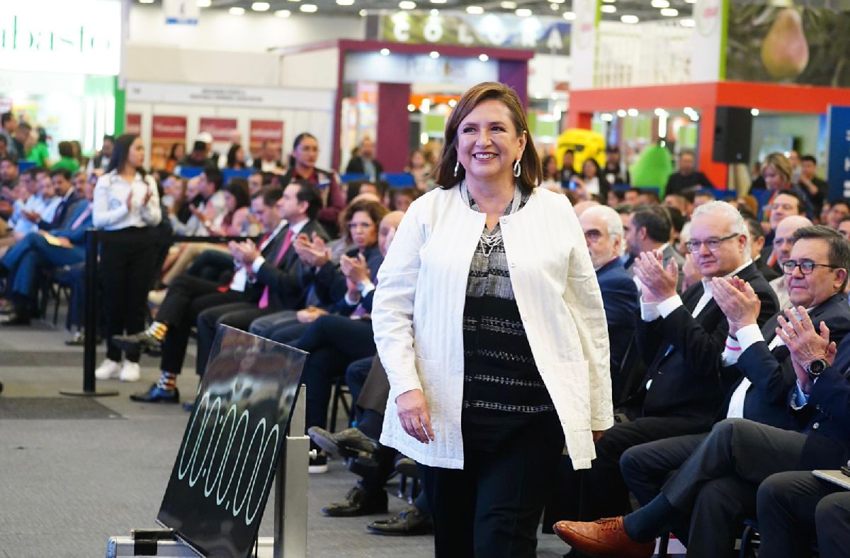 Xóchitl Gálvez en defensa de la Democracia mitin