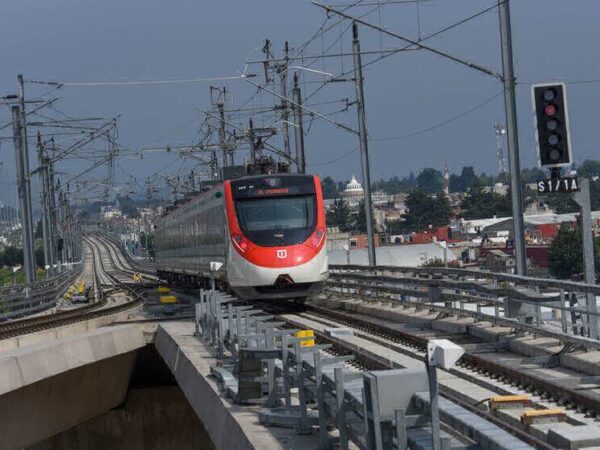 Anuncian ajuste de tarifas del tren interurbano México-Toluca