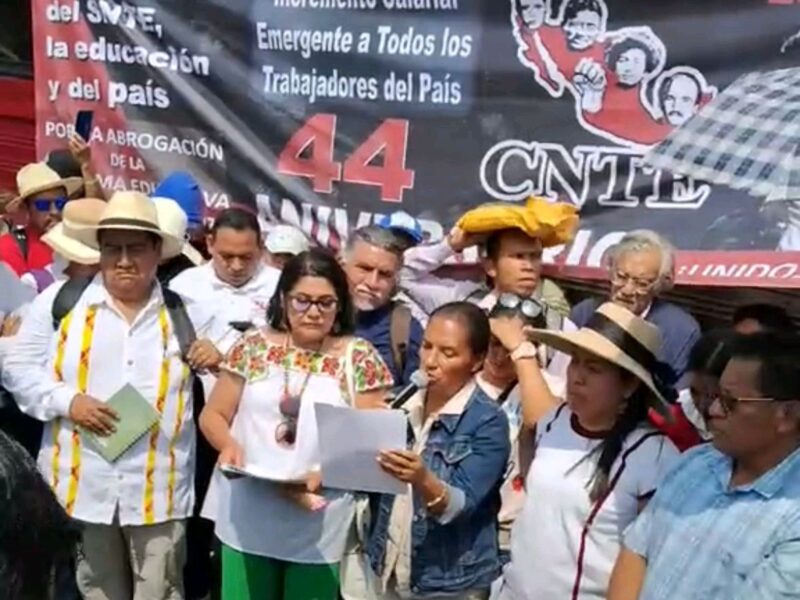 Al no lograse acuerdo con AMLO CNTE anuncia paro indefinido