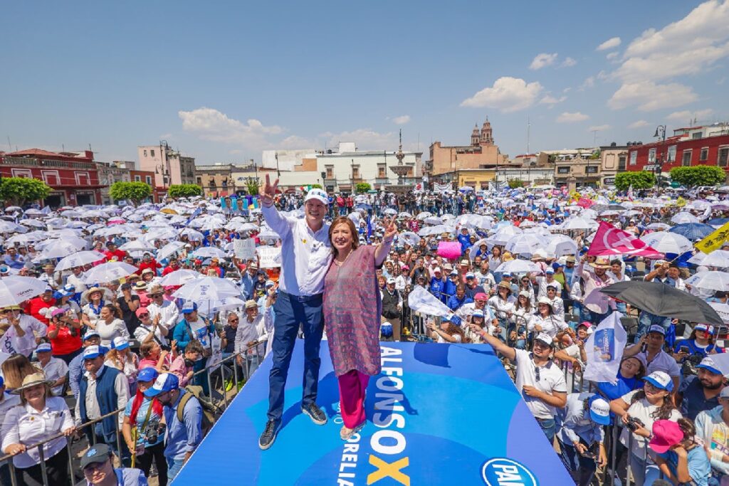 Alfonso Martínez acompañó a Xóchitl Gálvez en evento en Morelia