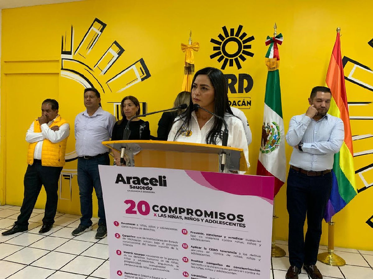 Araceli Saucedo presenta compromisos por la infancia