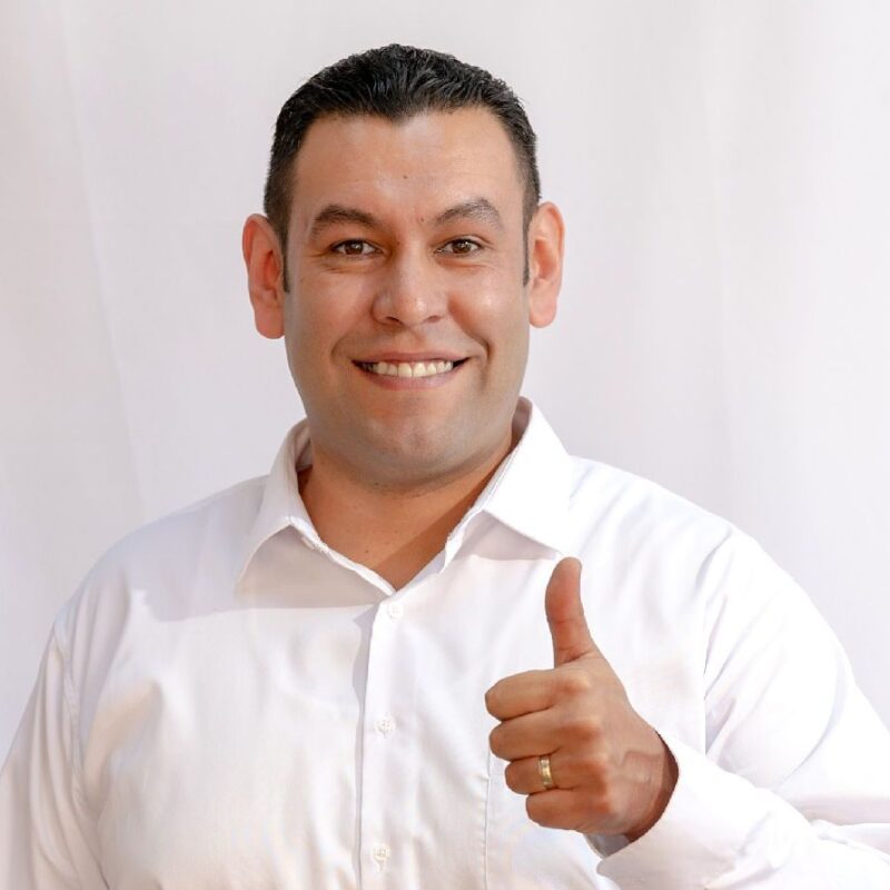 Renuncia Emiliano Calvo a candidatura de MC en Quiroga