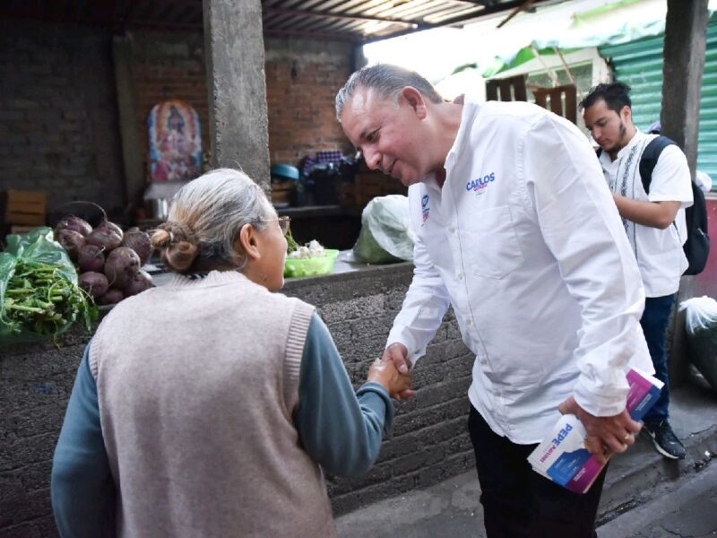 Carlos Quintana se compromete por legislar para los adultos mayores