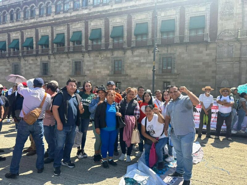 cnte Michoacán protesta en CDMX para exigir reunión con AMLO