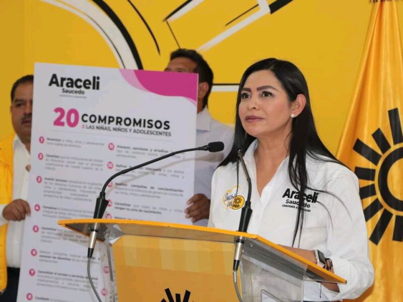 Firma Araceli Saucedo 20 compromisos por las niñas, niños y adolescentes
