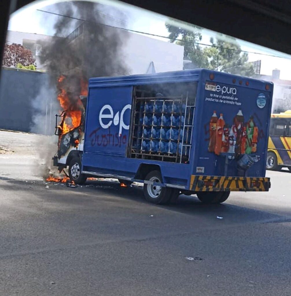 comuneros de Arantepacua realizaron quemas de vehículos