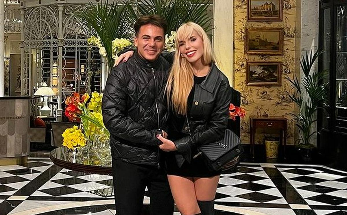 Cristian Castro e Ingrid Wagner pasean por Guadalajara