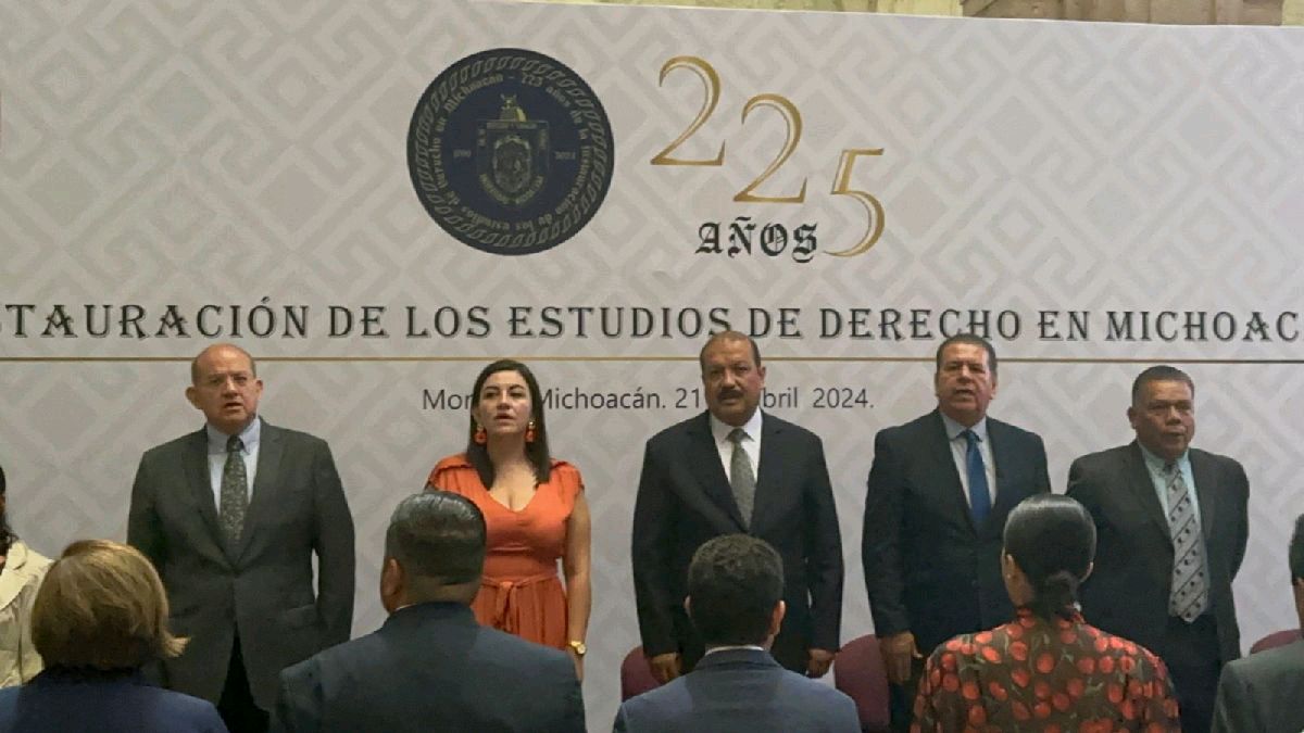 Desdeña Yarabí el aniversario de la Facultad de Derecho de UMSNH