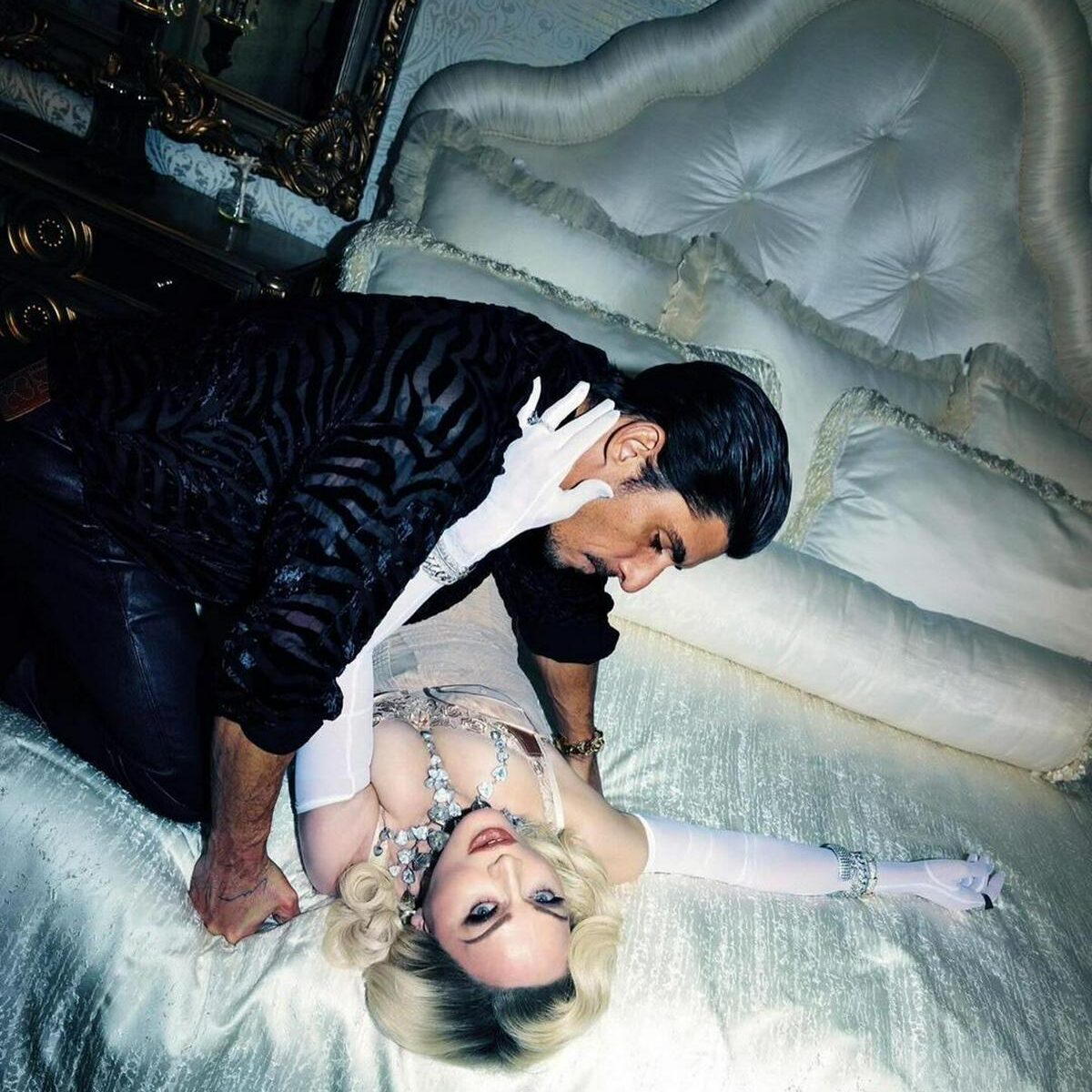 Zuria Vega descarta celos hacia Madonna por su esposo Alberto Guerra