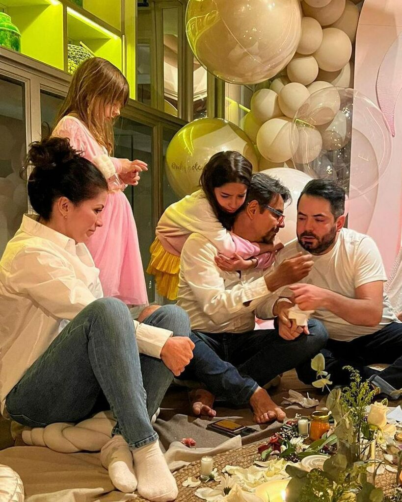 familia derbez junta en baby shower