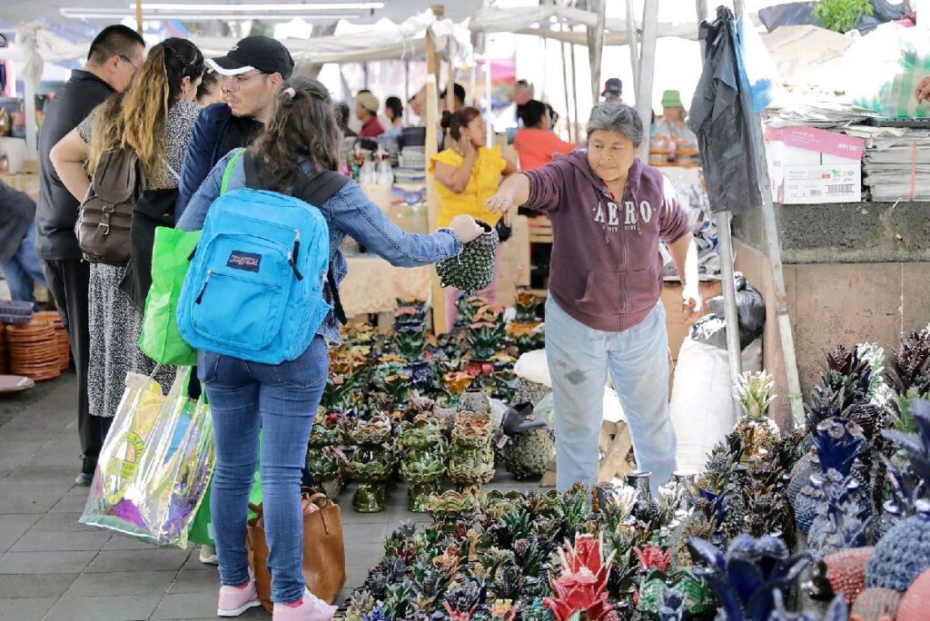 Finaliza el Tianguis Artesanal en Uruapan - venta