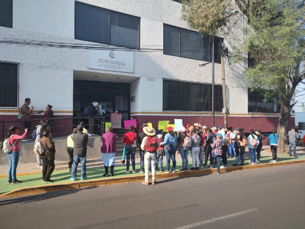 Habitantes de San Miguel del Monte se manifiestan en Conagua