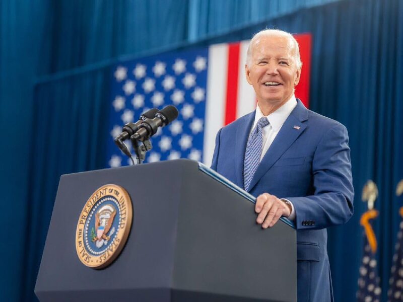 impulsa Joe Biden políticas para el cuidado infantil y familiar