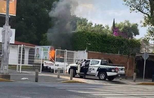 incendio de una camioneta en Morelia