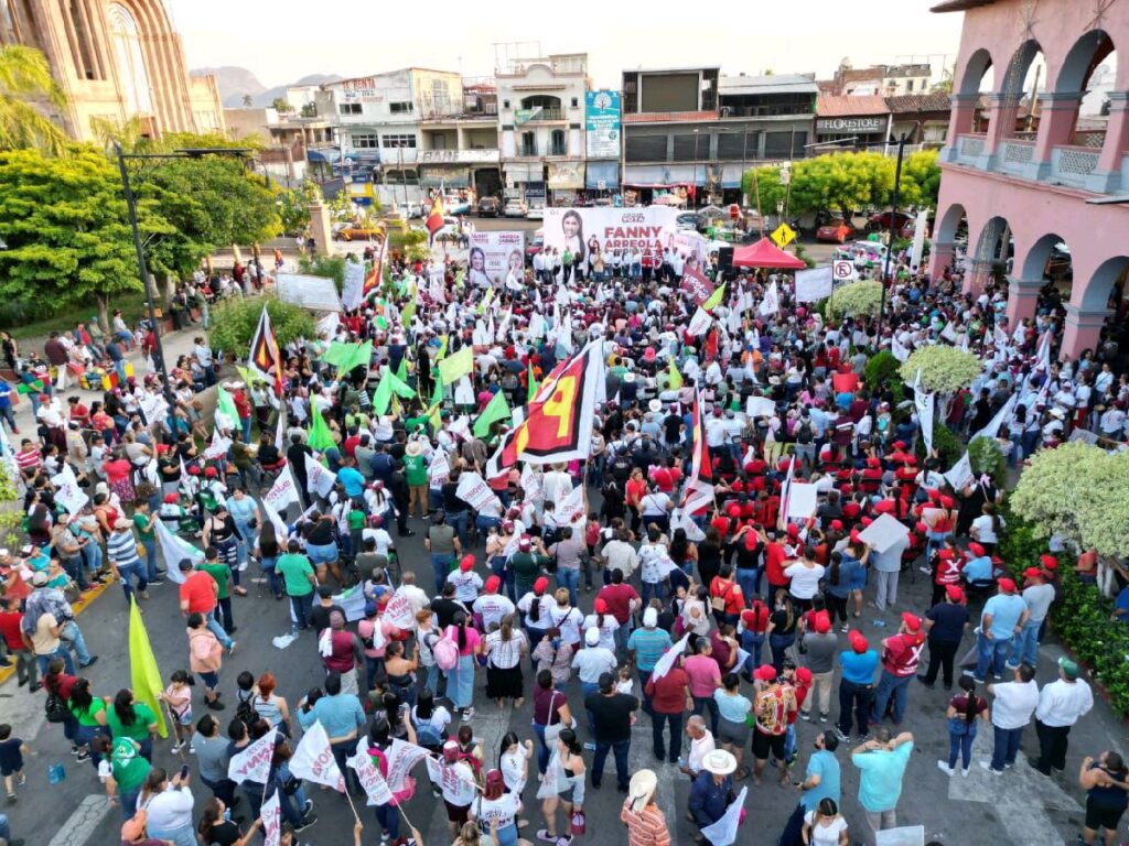 La campaña de Fanny Arreola en Apatzingán - mitin 2