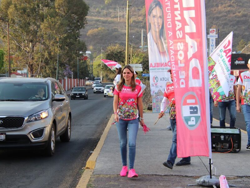 La mejor encuesta en las calles Daniela de los Santos