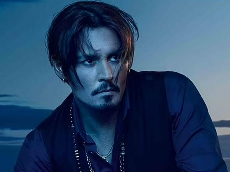 Christian Nodal Estrena Look Inspirado en Johnny Depp