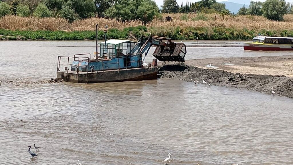 mantenimiento canales lago de pátzcuaro 2