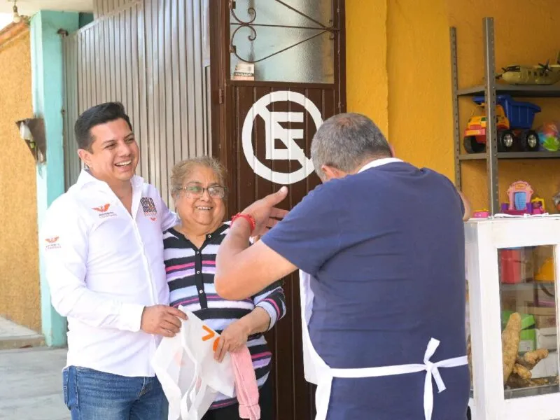 Oscar Escobar presentes proyectos de Movimiento Ciudadano en Lagunillas
