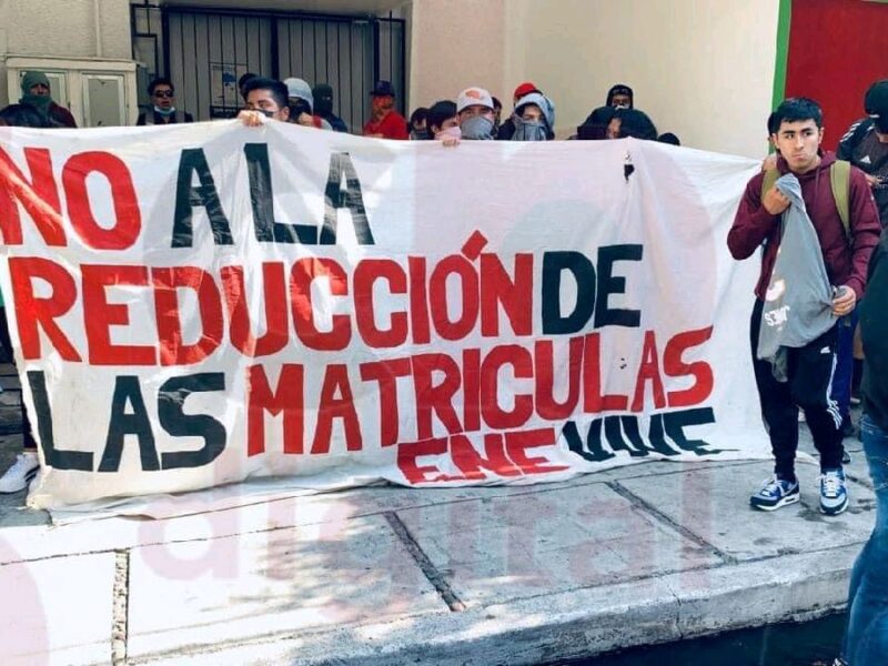 Reducirán matrícula de las Escuelas Normales de Michoacán; estudiantes van en contra