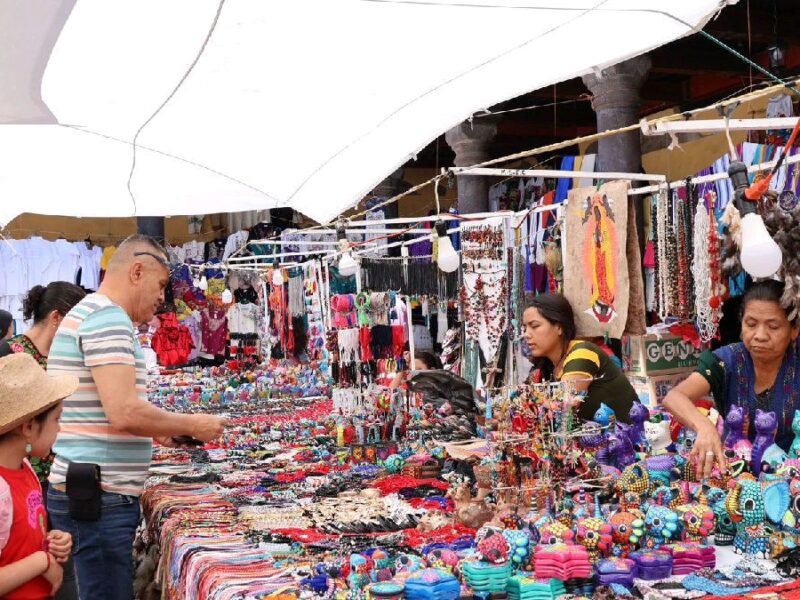 Quedan últimos días del Tianguis Artesanal en Uruapan