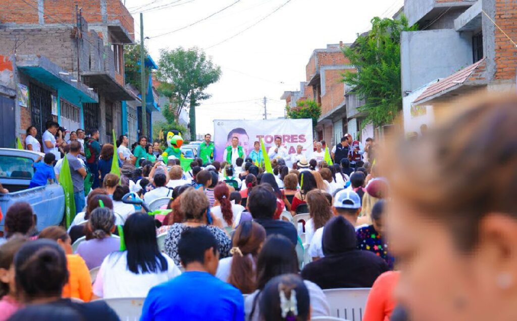 respaldo a Torres Piña en Barrio Alto - campaña