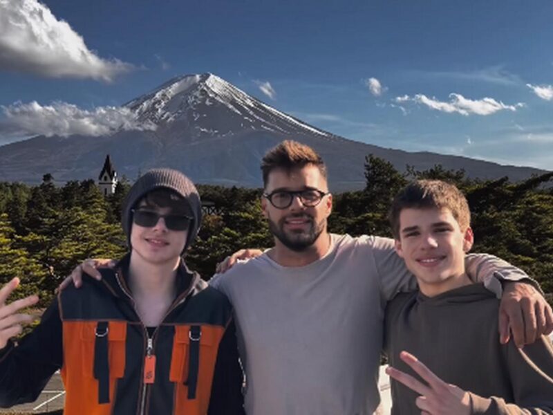 Ricky Martin disfruta de Japón con sus hijos