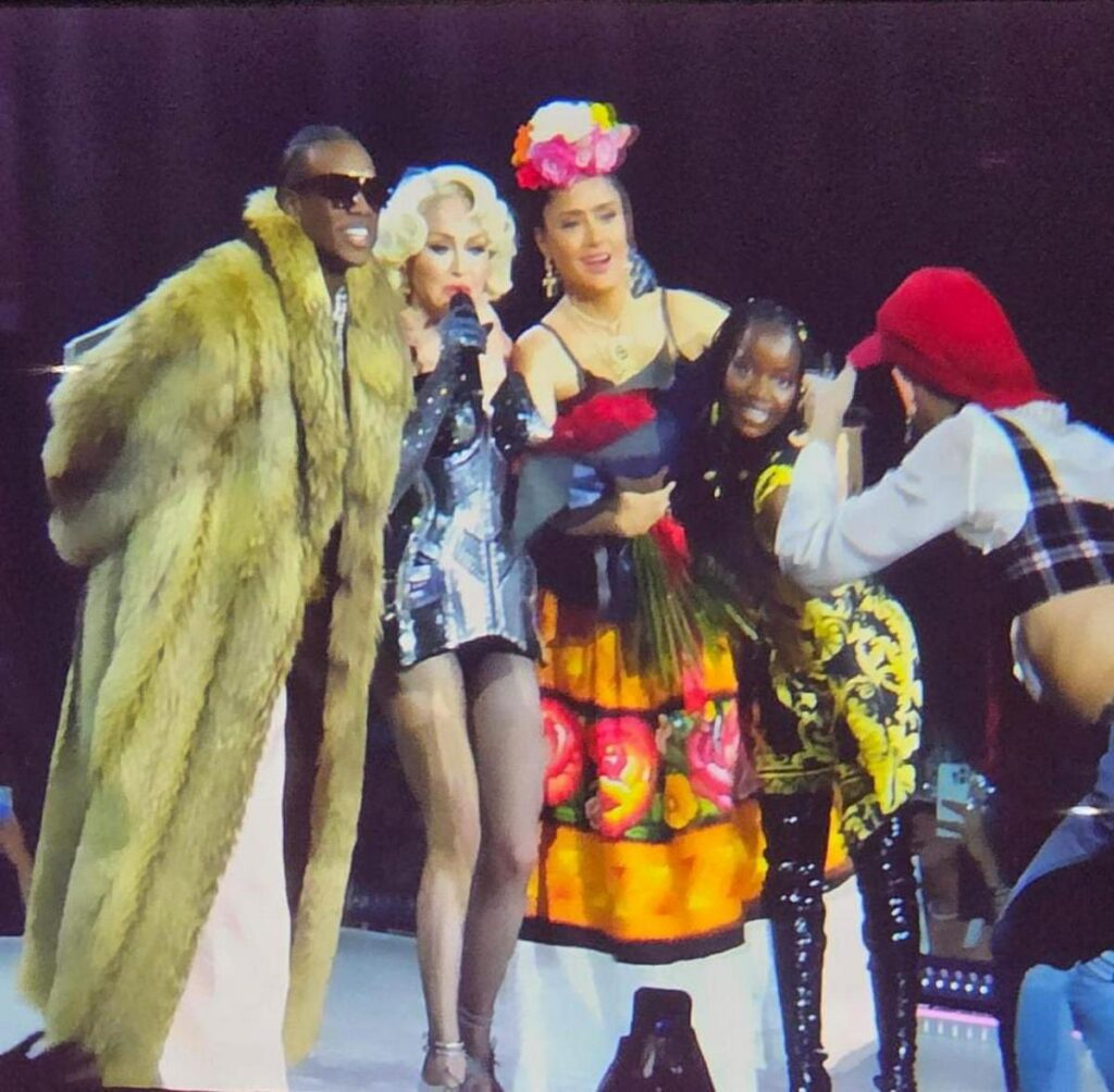 Salma Hayek en concierto de Madonna - frida