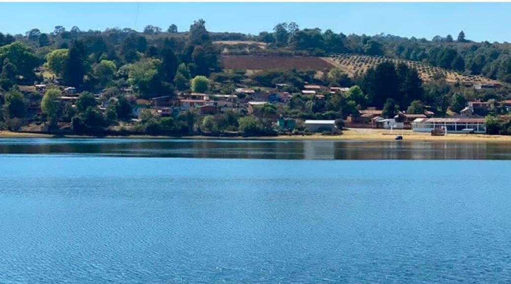 saqueo de agua presa umécuaro