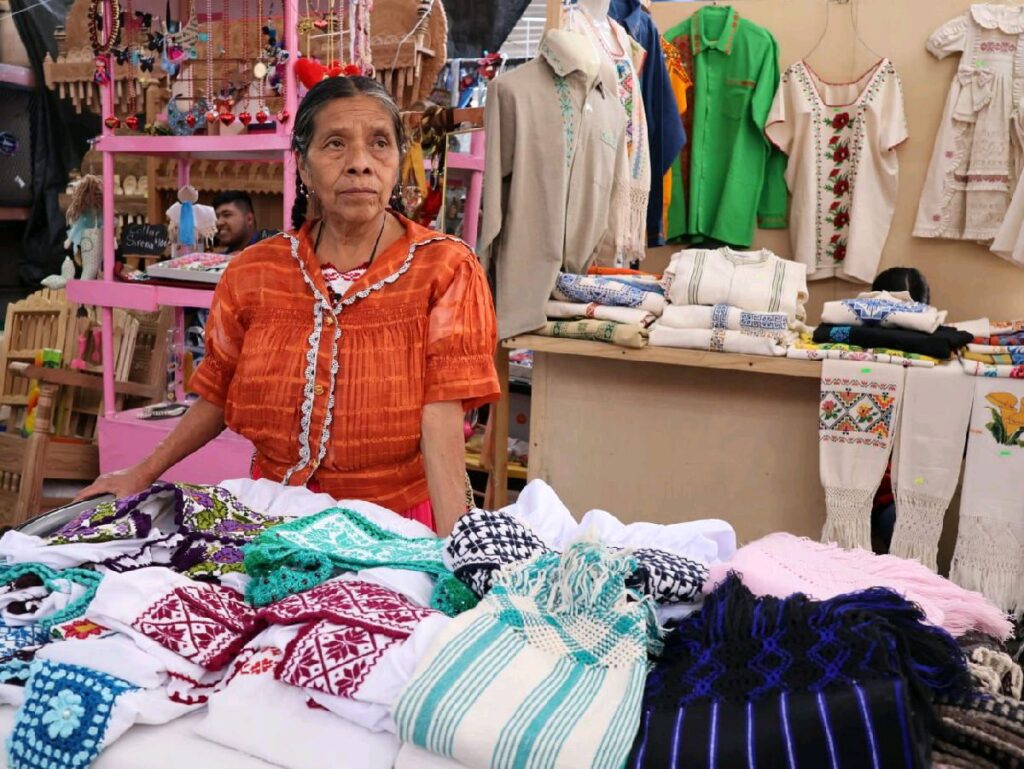 textiles presentes en el tianguis artesanal de Uruapan