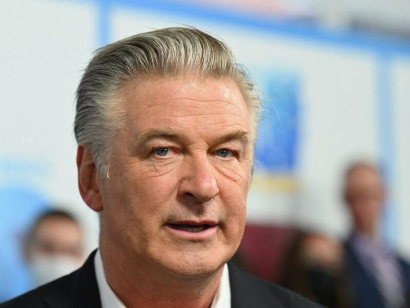 Tiene un altercado con activista Alec Baldwin